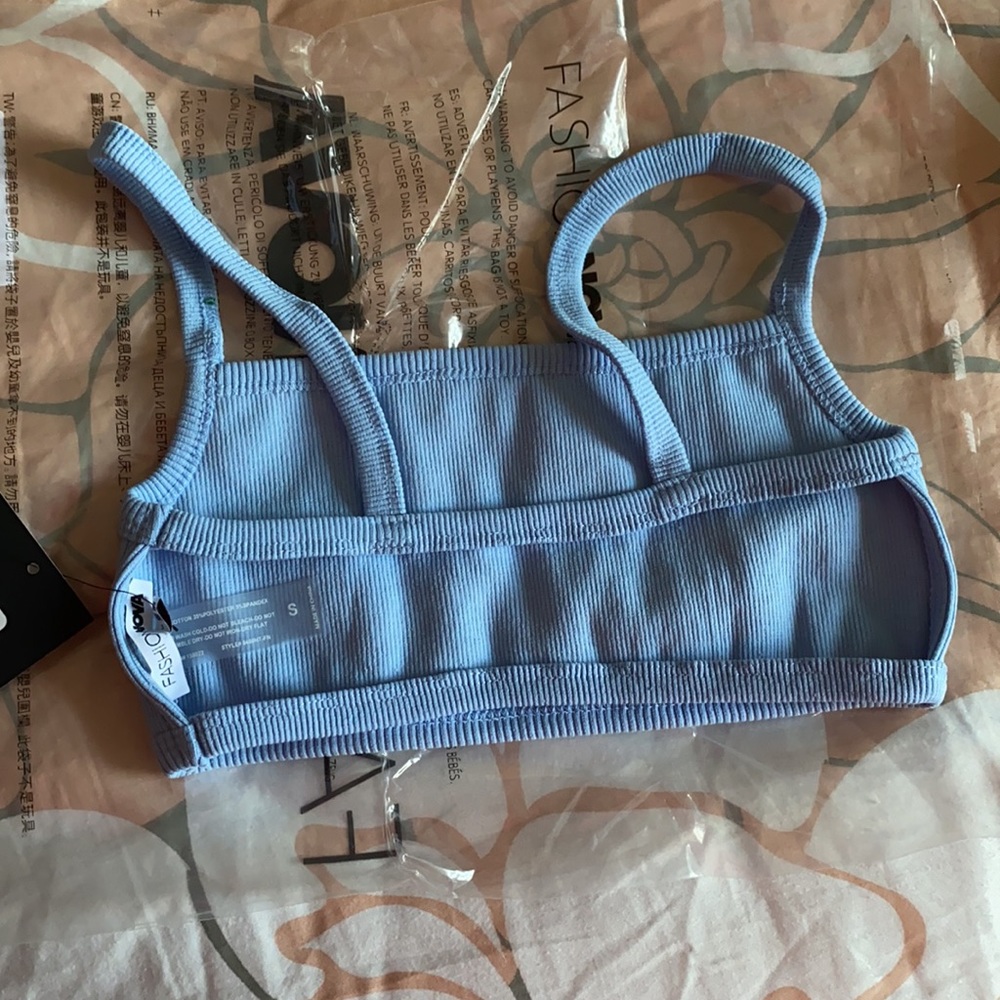 Open back crop top - Picture 2 of 2
